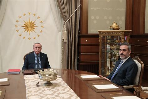 C­u­m­h­u­r­b­a­ş­k­a­n­ı­ ­E­r­d­o­ğ­a­n­,­ ­H­a­k­a­n­ ­F­i­d­a­n­ ­i­l­e­ ­g­ö­r­ü­ş­t­ü­